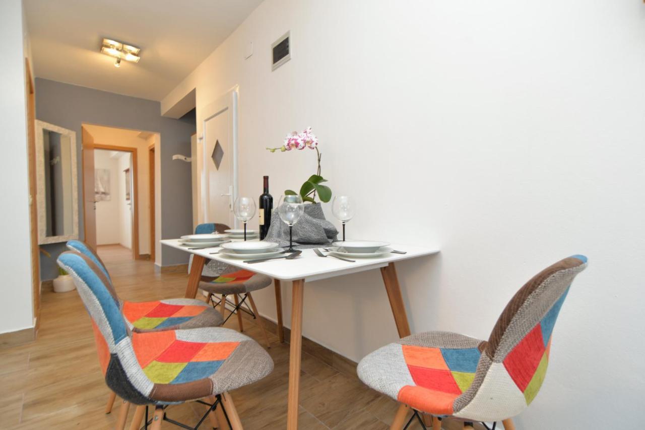 Apartments Violete 742 プーラ エクステリア 写真