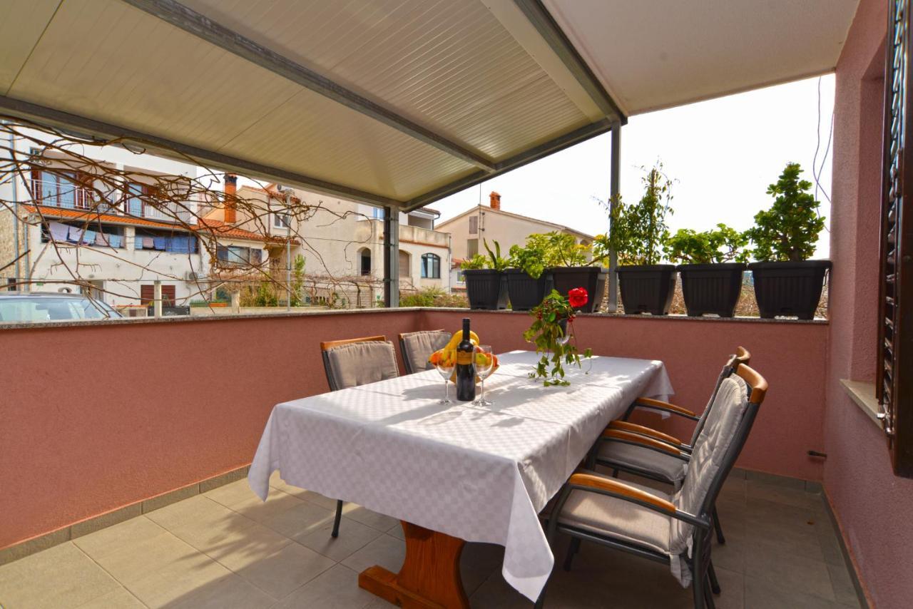 Apartments Violete 742 プーラ エクステリア 写真