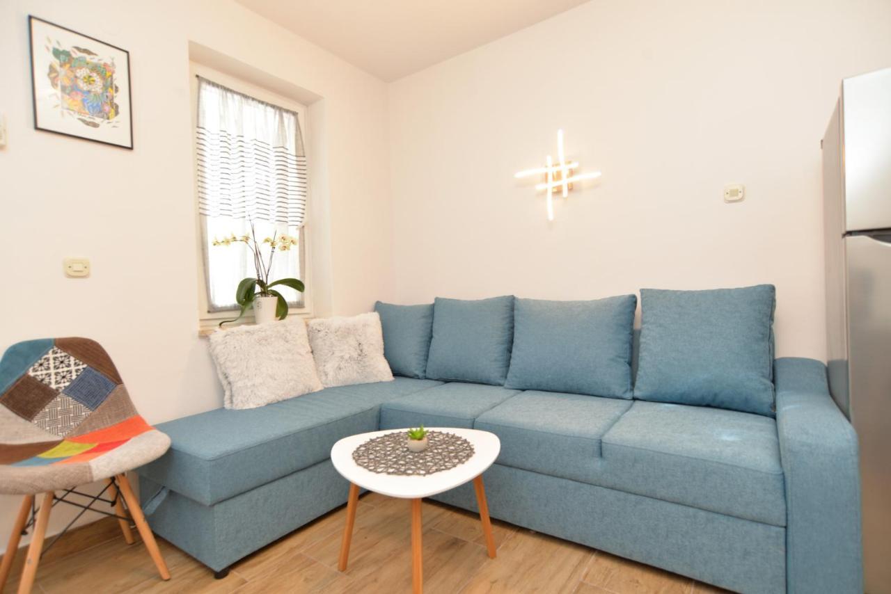 Apartments Violete 742 プーラ エクステリア 写真