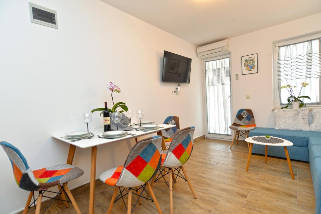 Apartments Violete 742 プーラ エクステリア 写真