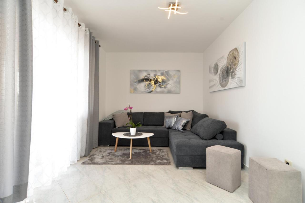 Apartments Violete 742 プーラ エクステリア 写真