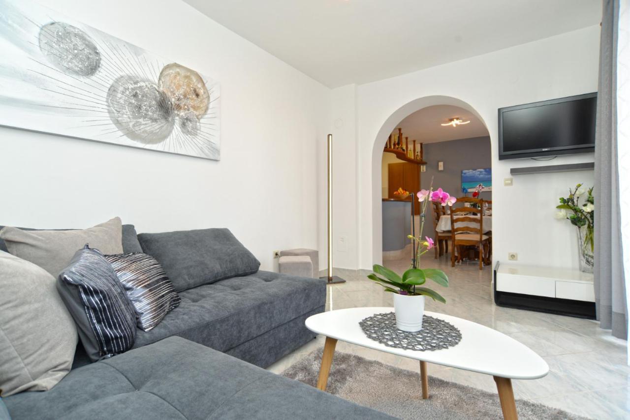 Apartments Violete 742 プーラ エクステリア 写真